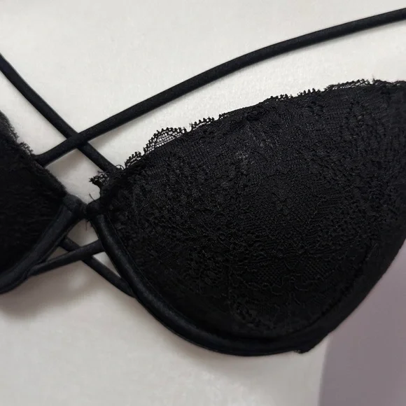 Victoria’s Secret Pink push up strappy crisscross and lace trim bra size 34D - Picture 3 of 9